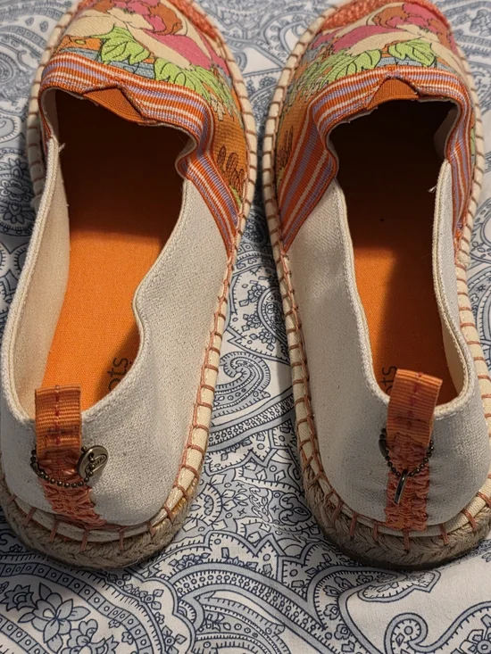 Sakroots Orange Floral Canvas Espadrilles for Women - Picture 7 of 9